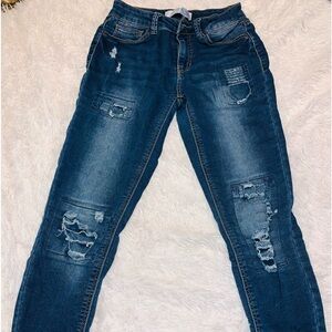 No boundaries ankle jeans